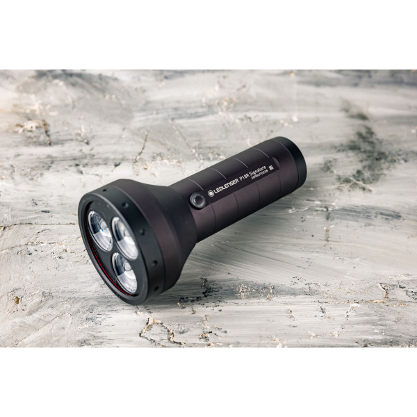 Lampe P18R Signature 4500 Lumen — vue 3