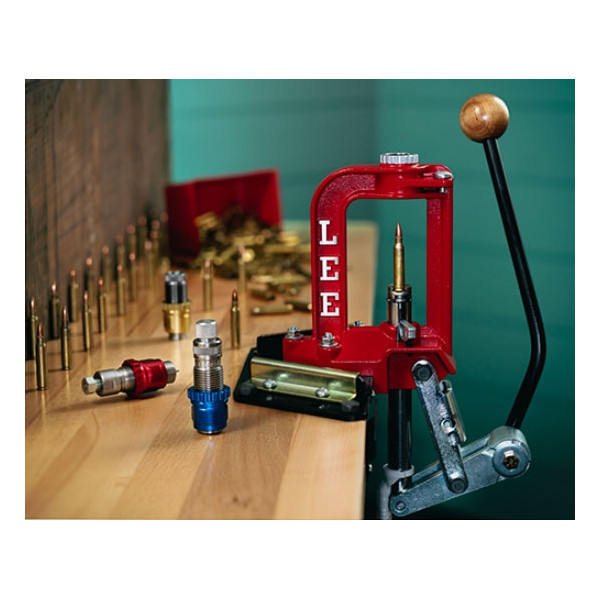 Presse Lee Breech Lock Challenger — vue 3